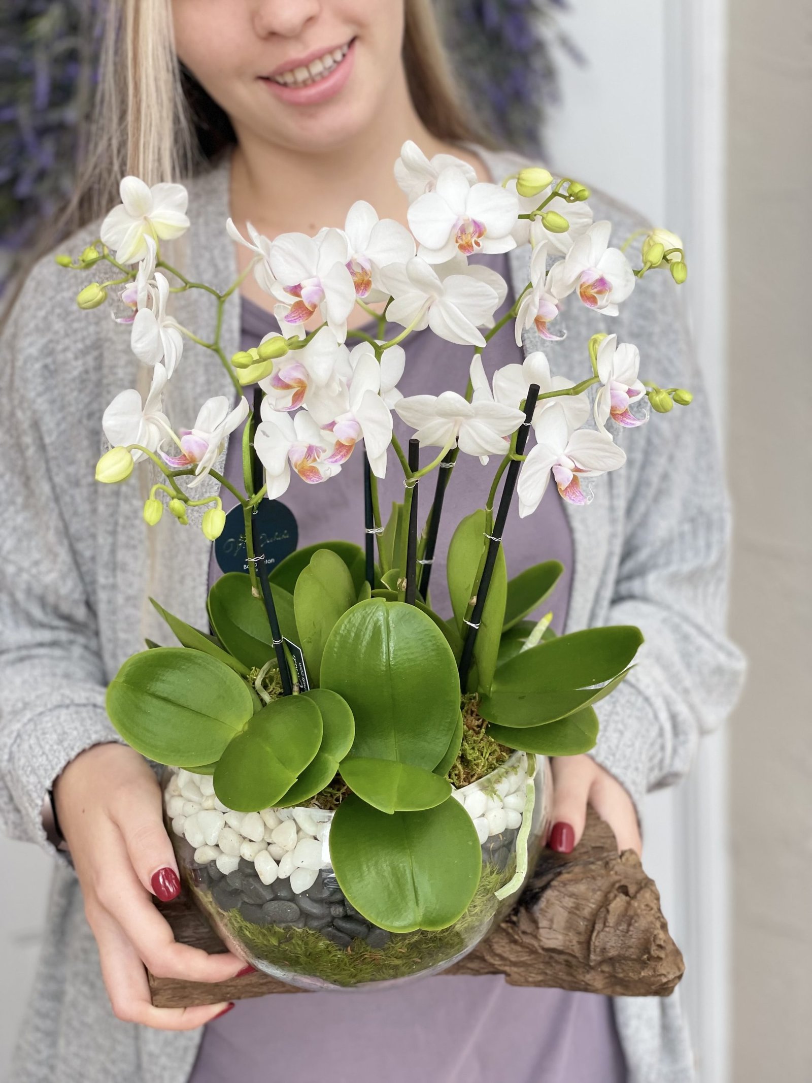 Black & White: Synpathy Flowers - Image 3